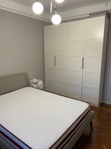 Attractive single bedroom