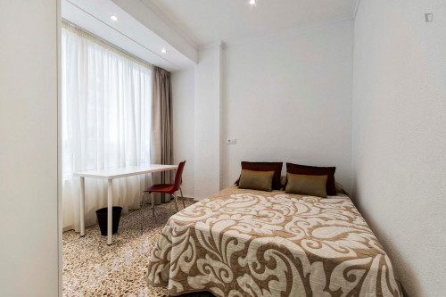 Cool double bedroom in Alicante Centro