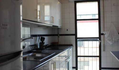 Lovable room in Erasmus students flat in Triana (93) - Gallery - 6