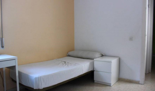 Lovable room in Erasmus students flat in Triana (93)
