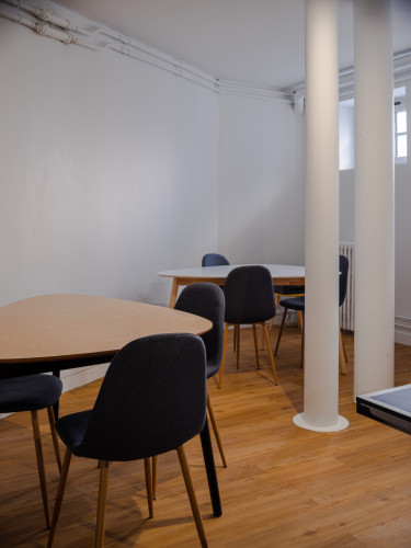 Renovated Stunning Complex w/ Workspaces + Terrace + Table Tennis