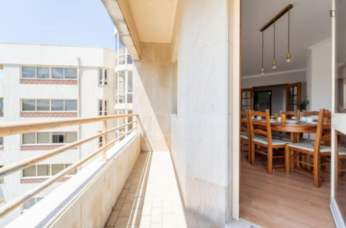 Snug 3-bedroom apartment with balcony a short drive from Viana do Castelo