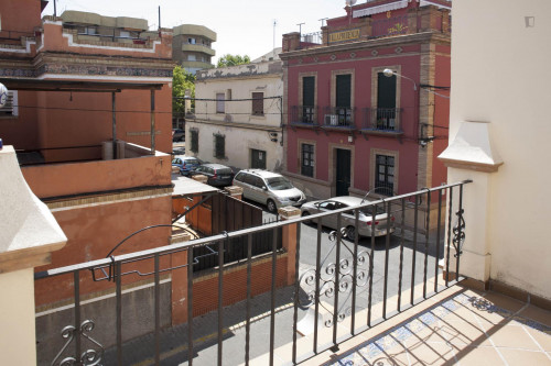 Attractive single bedroom near the Gran Plaza metro