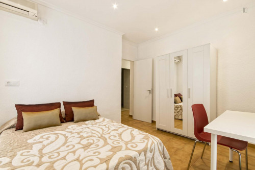 Charming double bedroom near Plaça Gabriel Miró