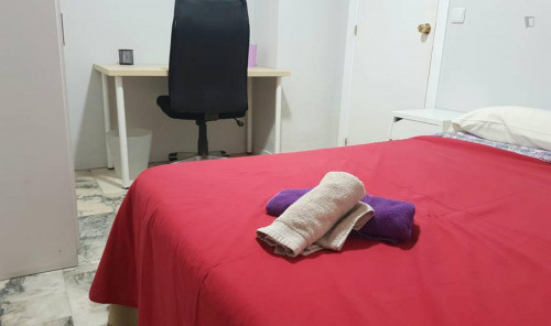 Pleasant single bedroom close to Facultad de Ciencias de la Educación