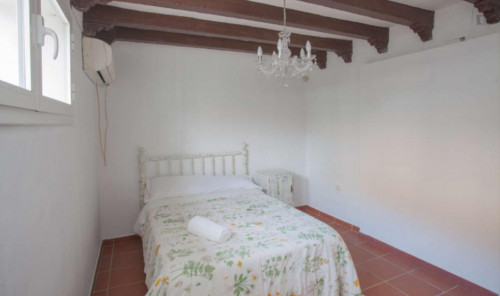 Beautiful single bedroom in a student flat, in Porvenir