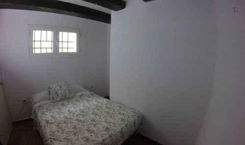 Wide double bedroom in Porvenir