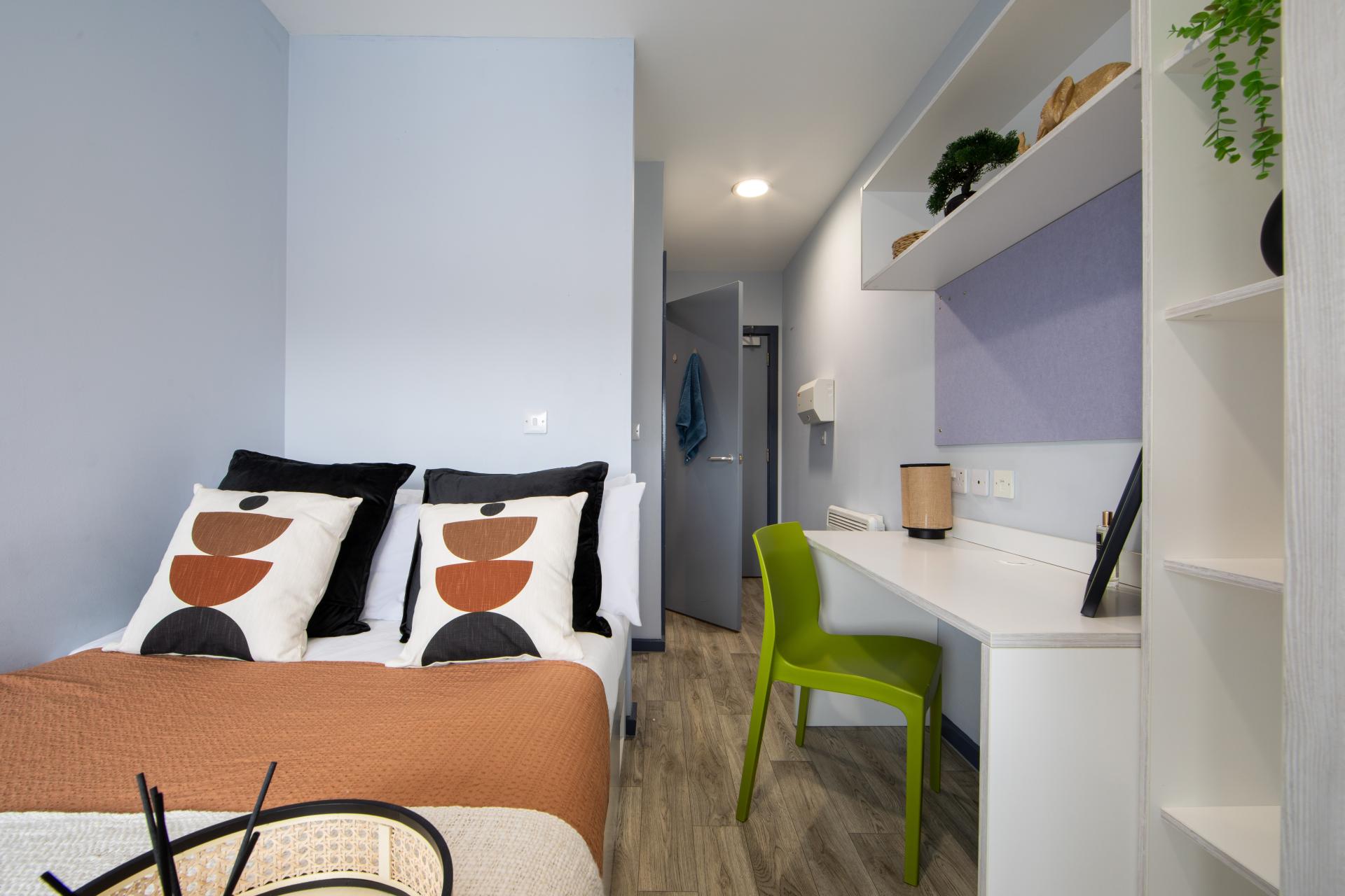 Silver En-Suite - Archer House - Gallery - 48