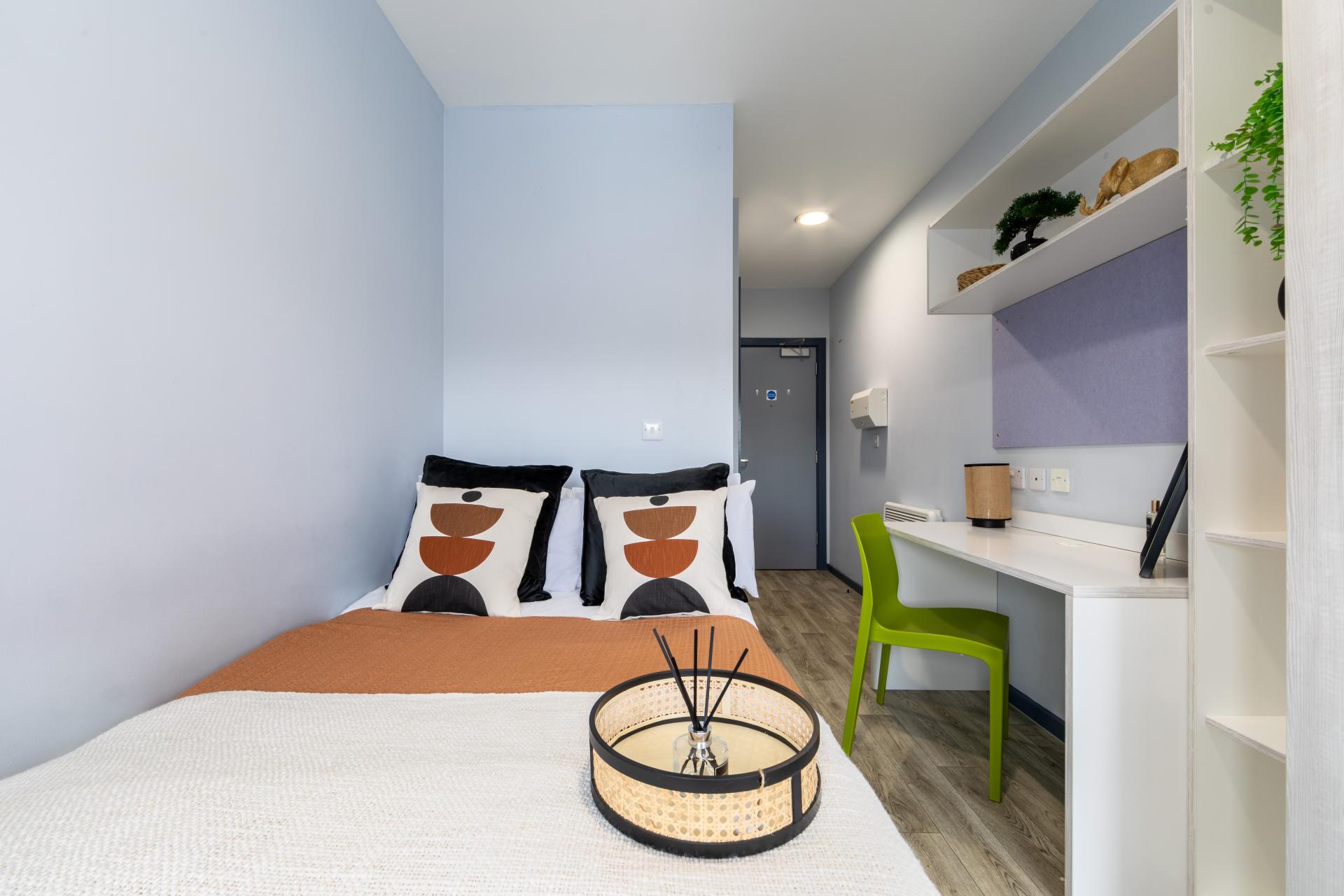 Silver En-Suite - Archer House - Gallery - 55
