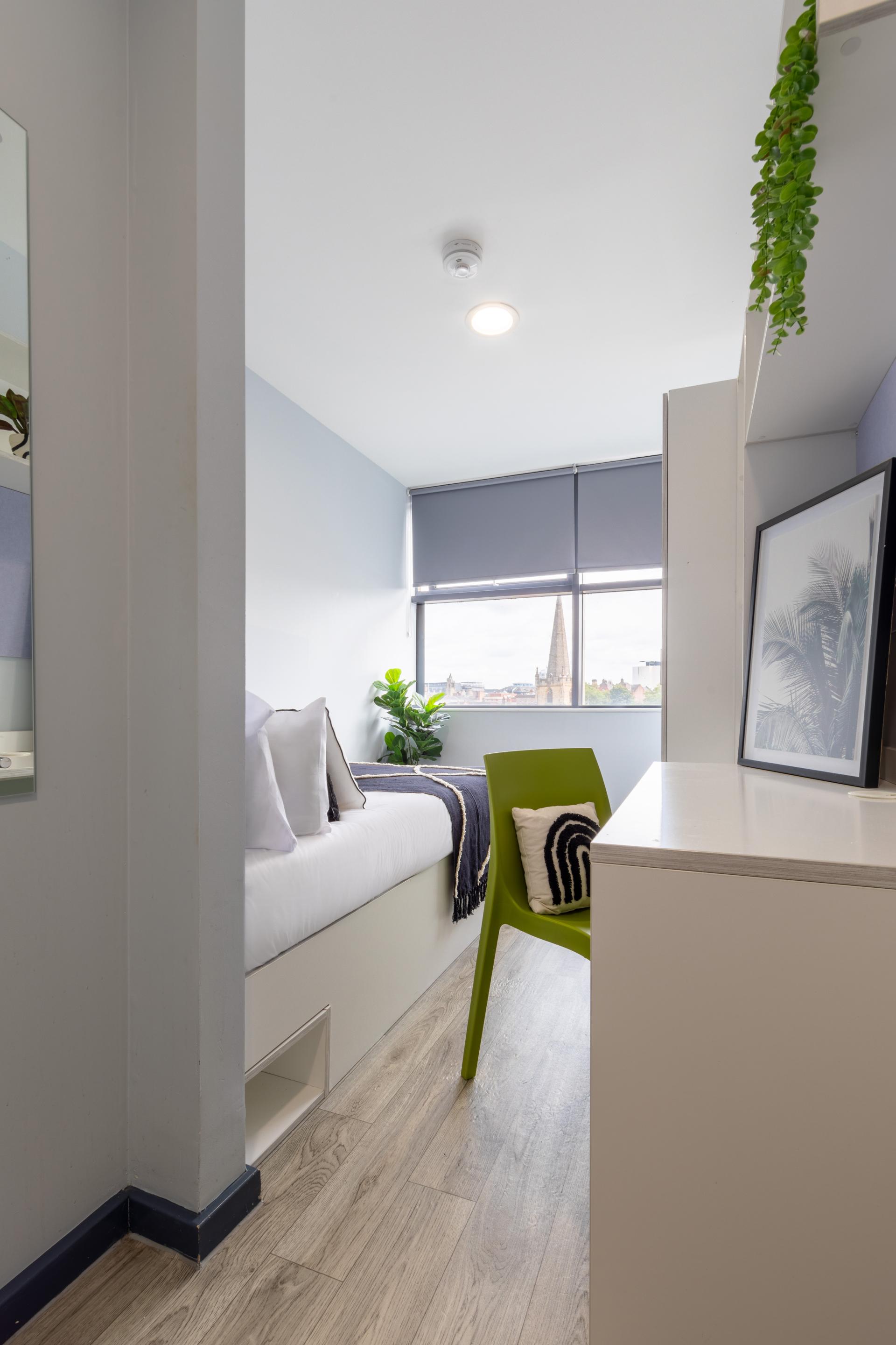 Silver En-Suite - Archer House - Gallery - 1