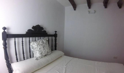 Appealing double bedroom in a student flat, in Porvenir