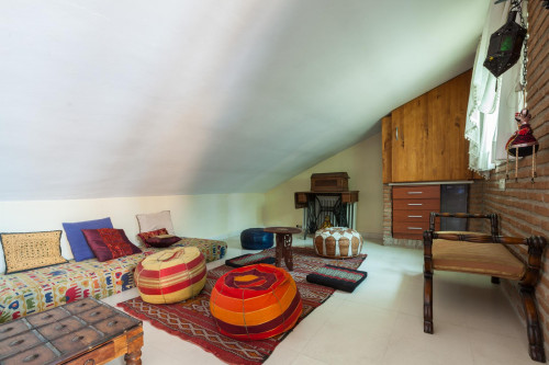 Room in an impressive house, near the University Campus, Albaicín in the center of Granada.