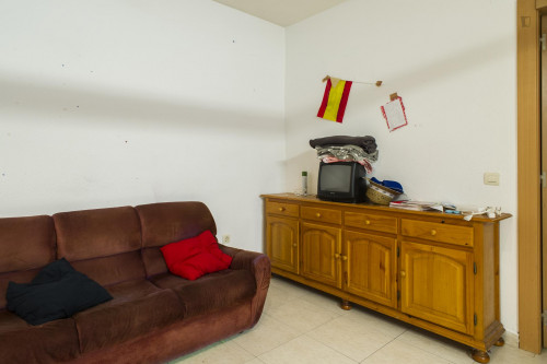 Snug single bedroom in a 6-bedroom flat, near Universidad De Salamanca - Gallery - 4