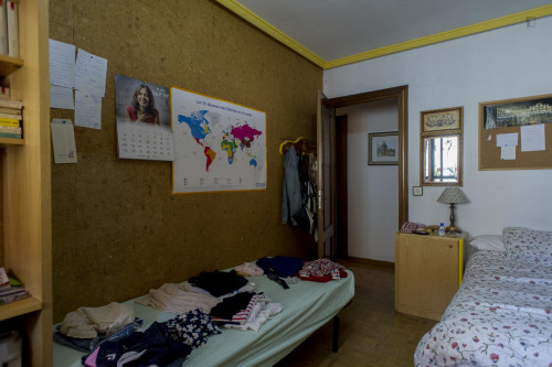 Homely single bedroom steps from Parque Picasso