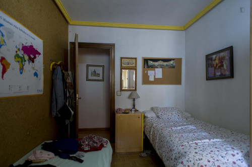 Homely single bedroom steps from Parque Picasso