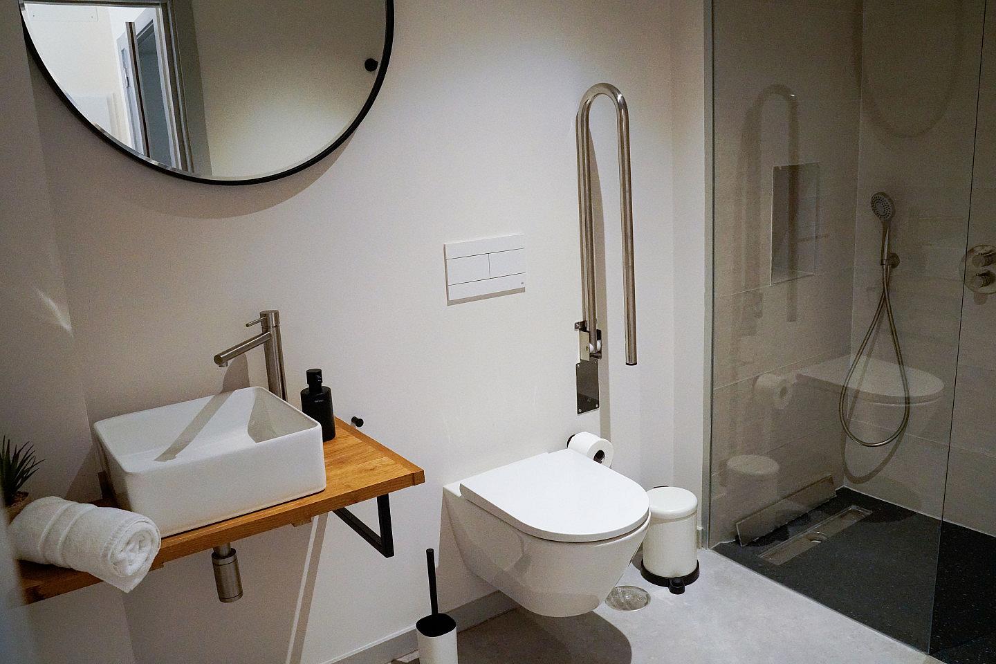  Double Room  -  Modern Coliving Experience in the Heart of Historic Santiago de Compostela  - Gallery -  16