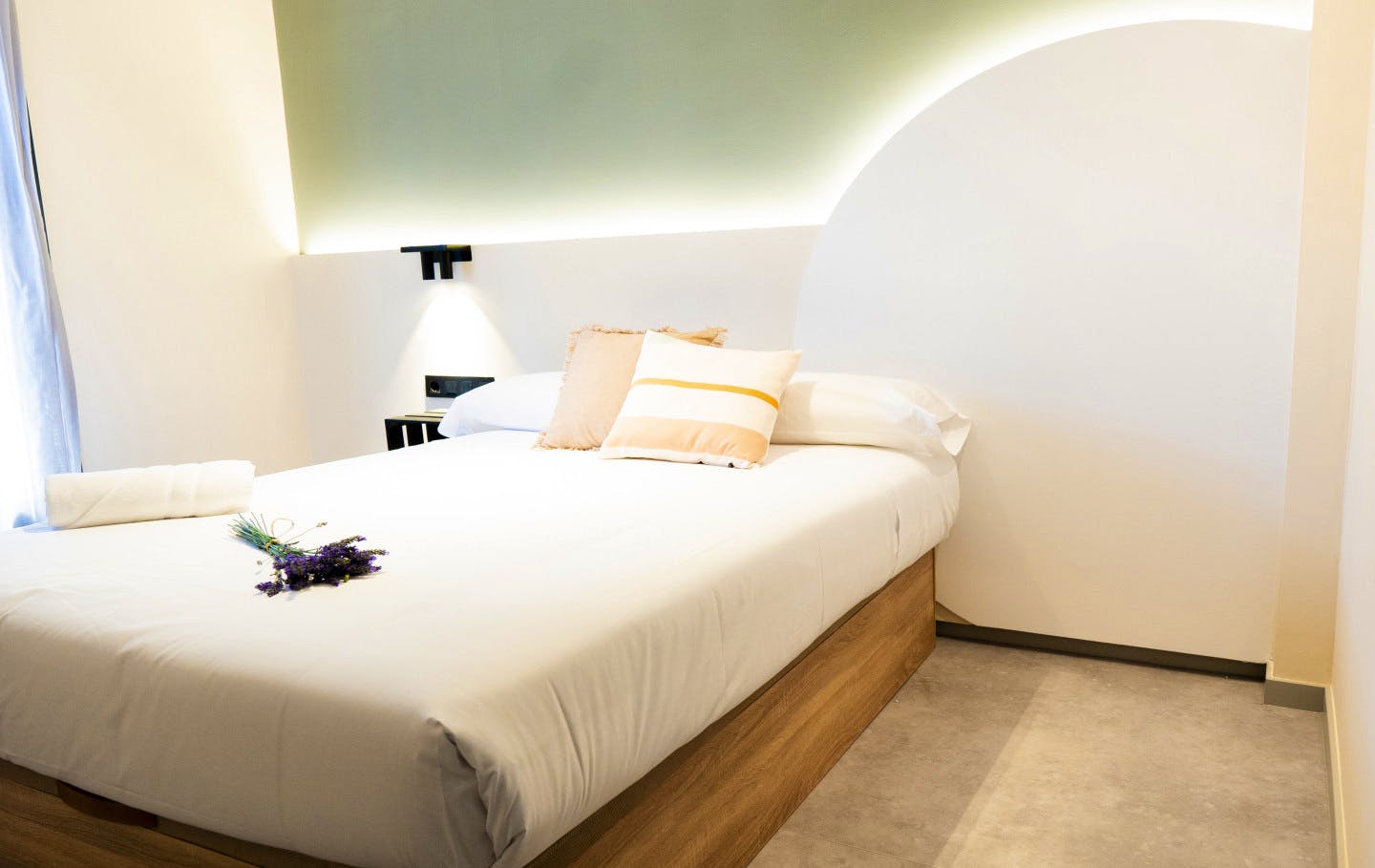  Double Room  -  Modern Coliving Experience in the Heart of Historic Santiago de Compostela  - Gallery -  26