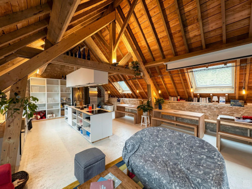 Stylish house near Haut Lion Bus Stop