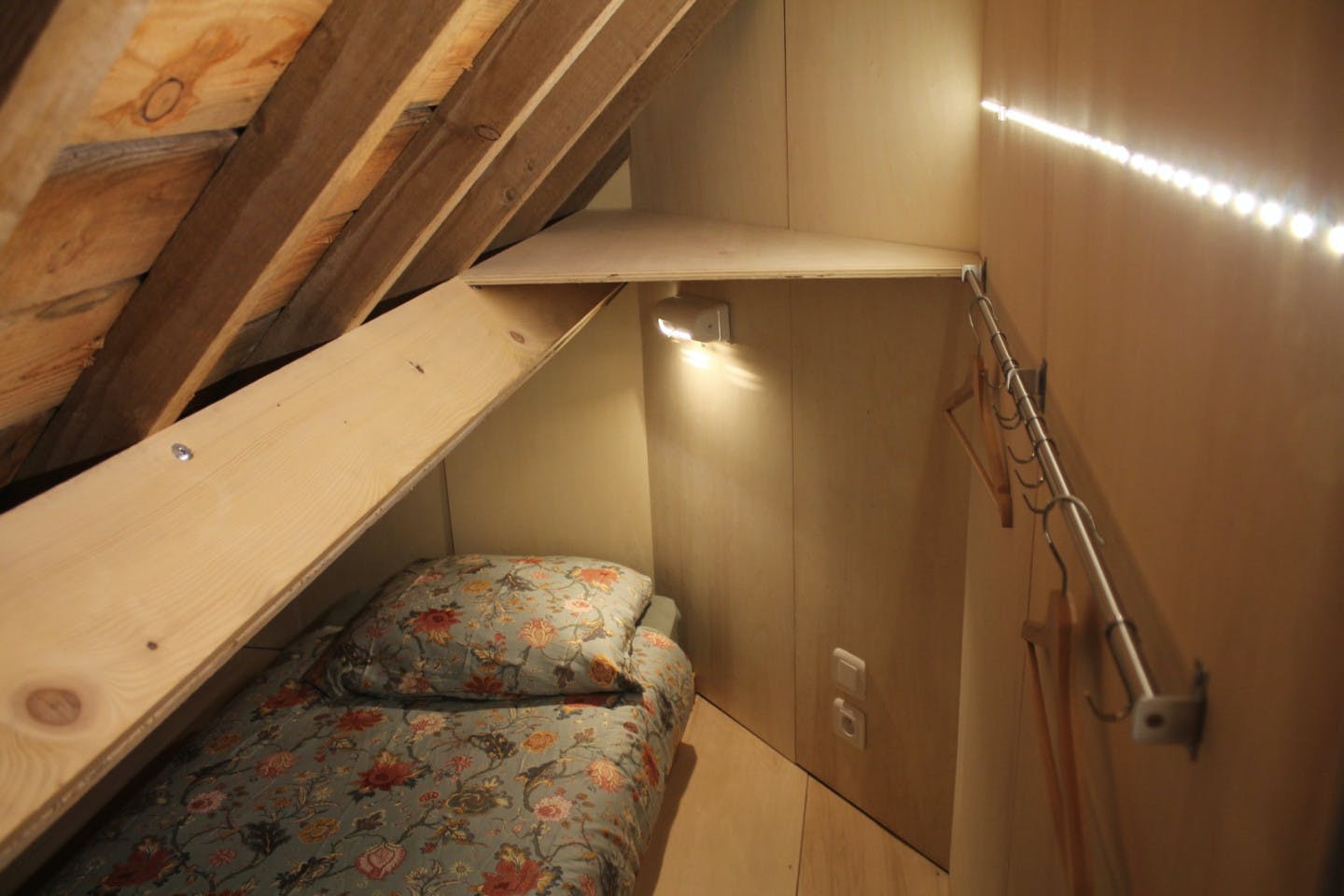  Single Cabine  -  Stylish house near Haut Lion Bus Stop Residence  - Gallery -  23