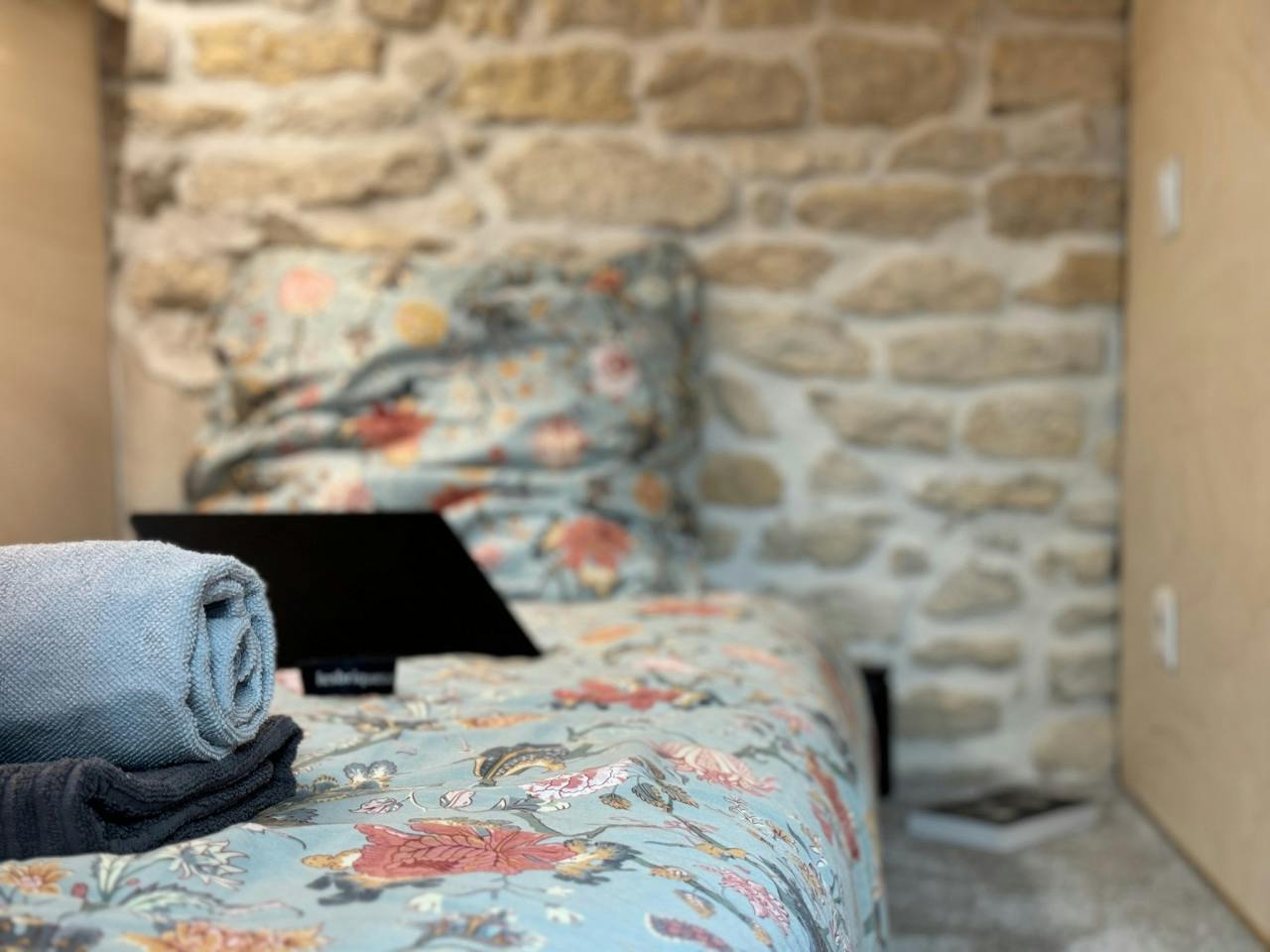  Single Cabine  -  Stylish house near Haut Lion Bus Stop  - Gallery -  12