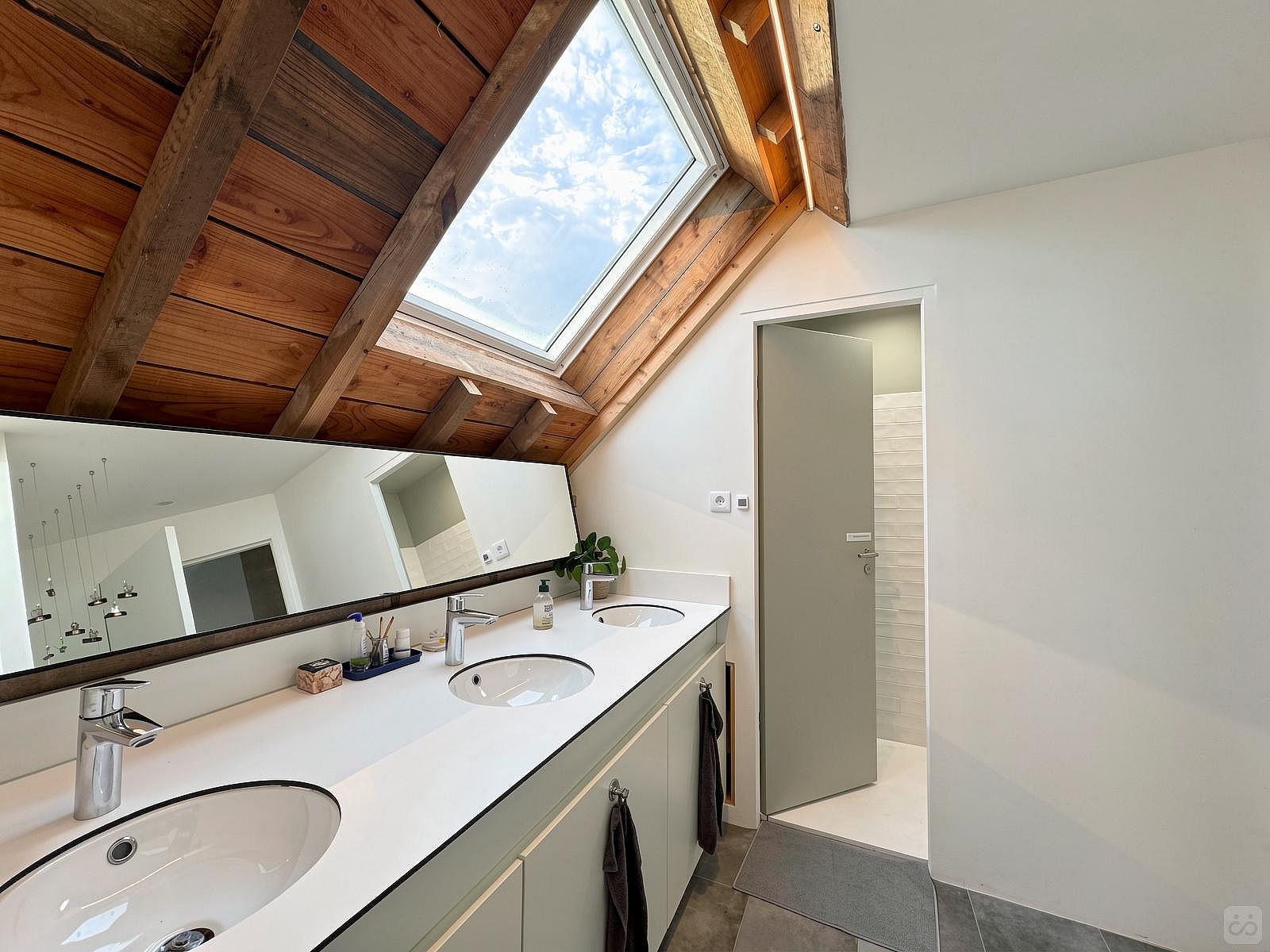  Single Cabine  -  Stylish house near Haut Lion Bus Stop Residence  - Gallery -  28