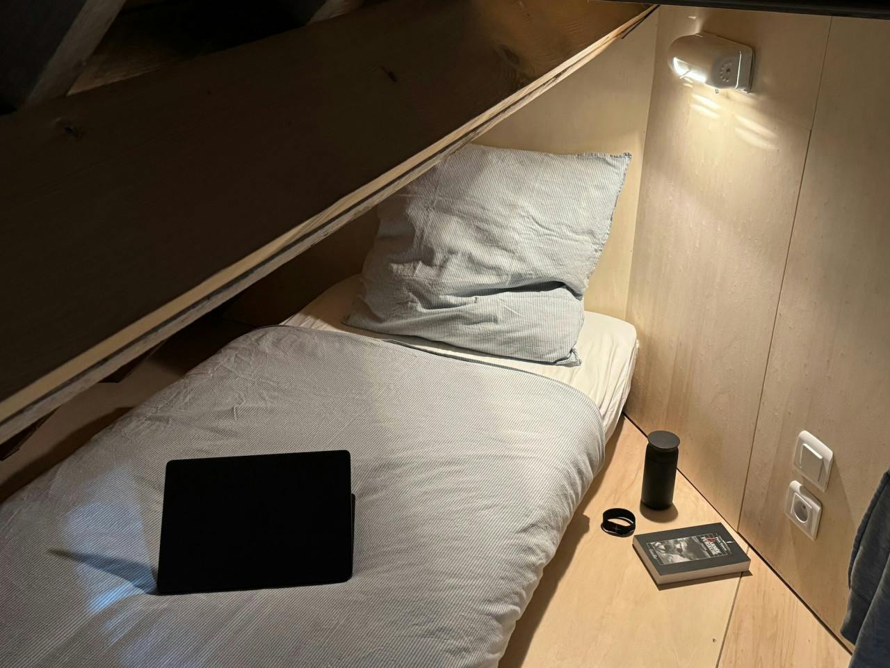  Single Cabine  -  Stylish house near Haut Lion Bus Stop Residence  - Gallery -  13