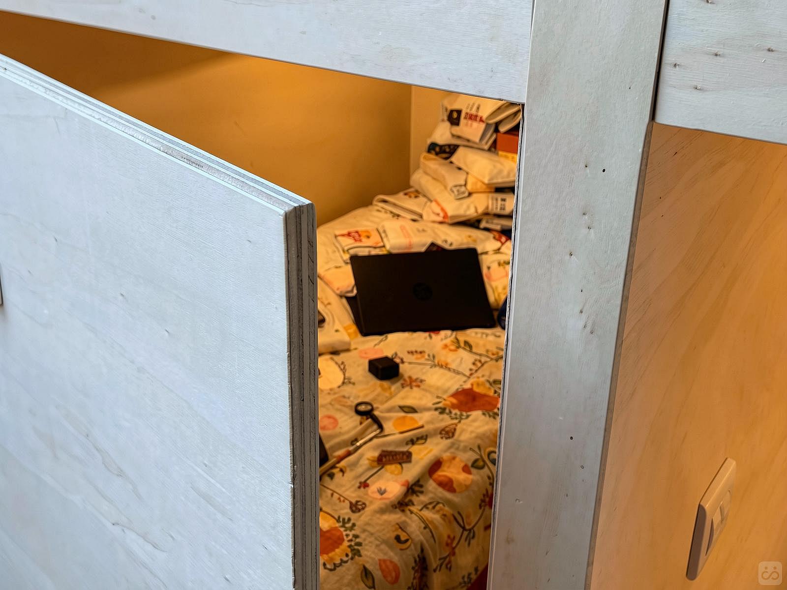 Single Cabine  -  Stylish house near Haut Lion Bus Stop Residence  - Gallery -  34