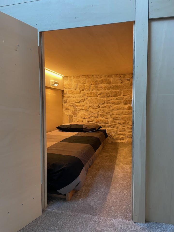  Single Cabine  -  Stylish house near Haut Lion Bus Stop Residence  - Gallery -  24