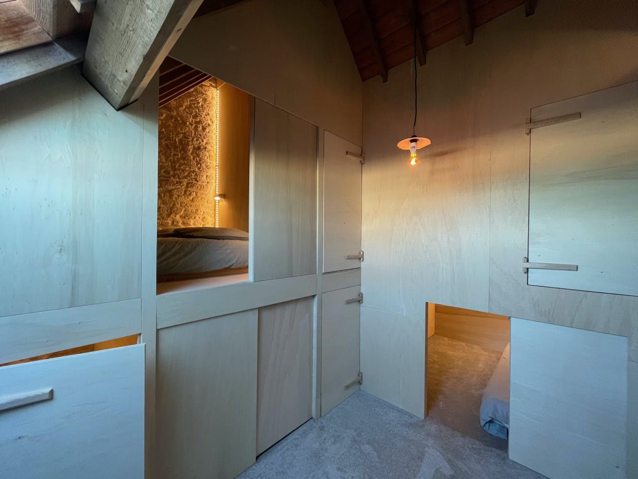  Single Cabine  -  Stylish house near Haut Lion Bus Stop Residence  - Gallery -  22