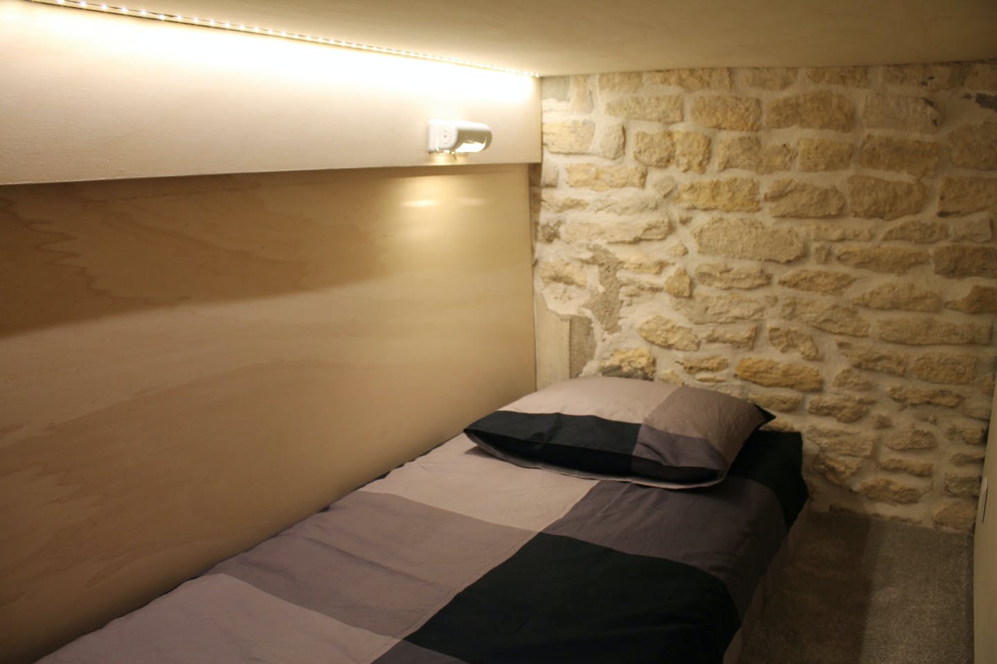  Single Cabine  -  Stylish house near Haut Lion Bus Stop Residence  - Gallery -  25