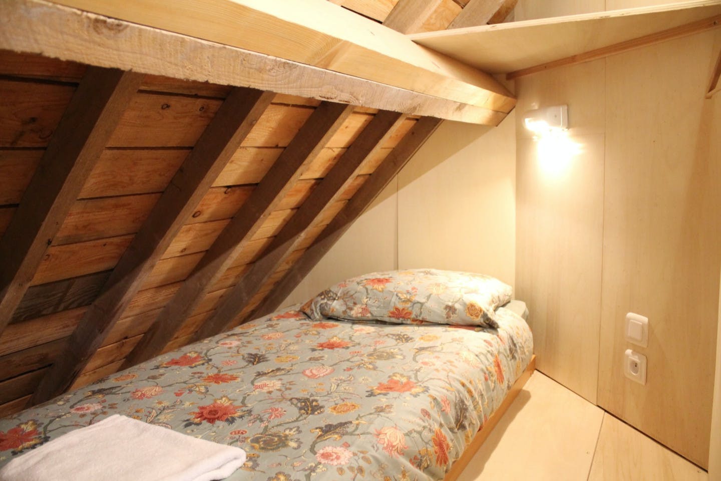 Single Cabine  -  Stylish house near Haut Lion Bus Stop Residence  - Gallery -  26