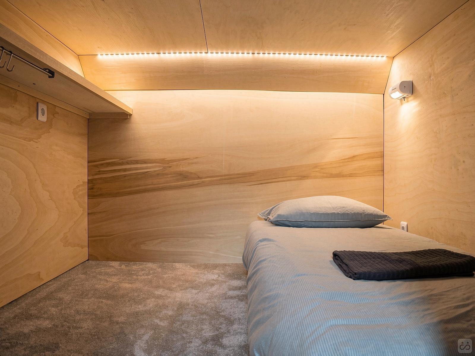  Single Cabine Premium  -  Stylish house near Haut Lion Bus Stop Residence  - Gallery -  30