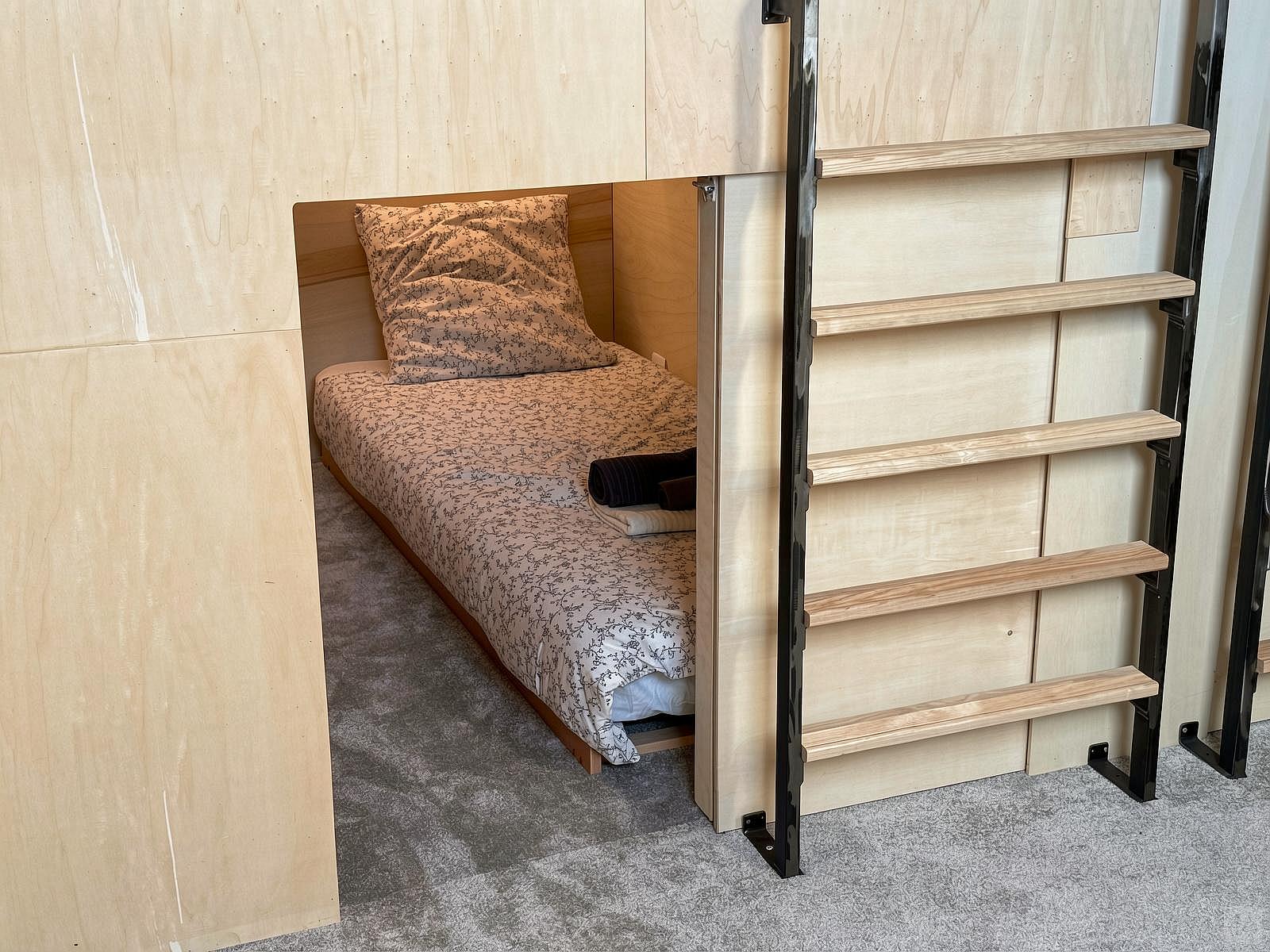  Single Cabine Premium  -  Stylish house near Haut Lion Bus Stop Residence  - Gallery -  6
