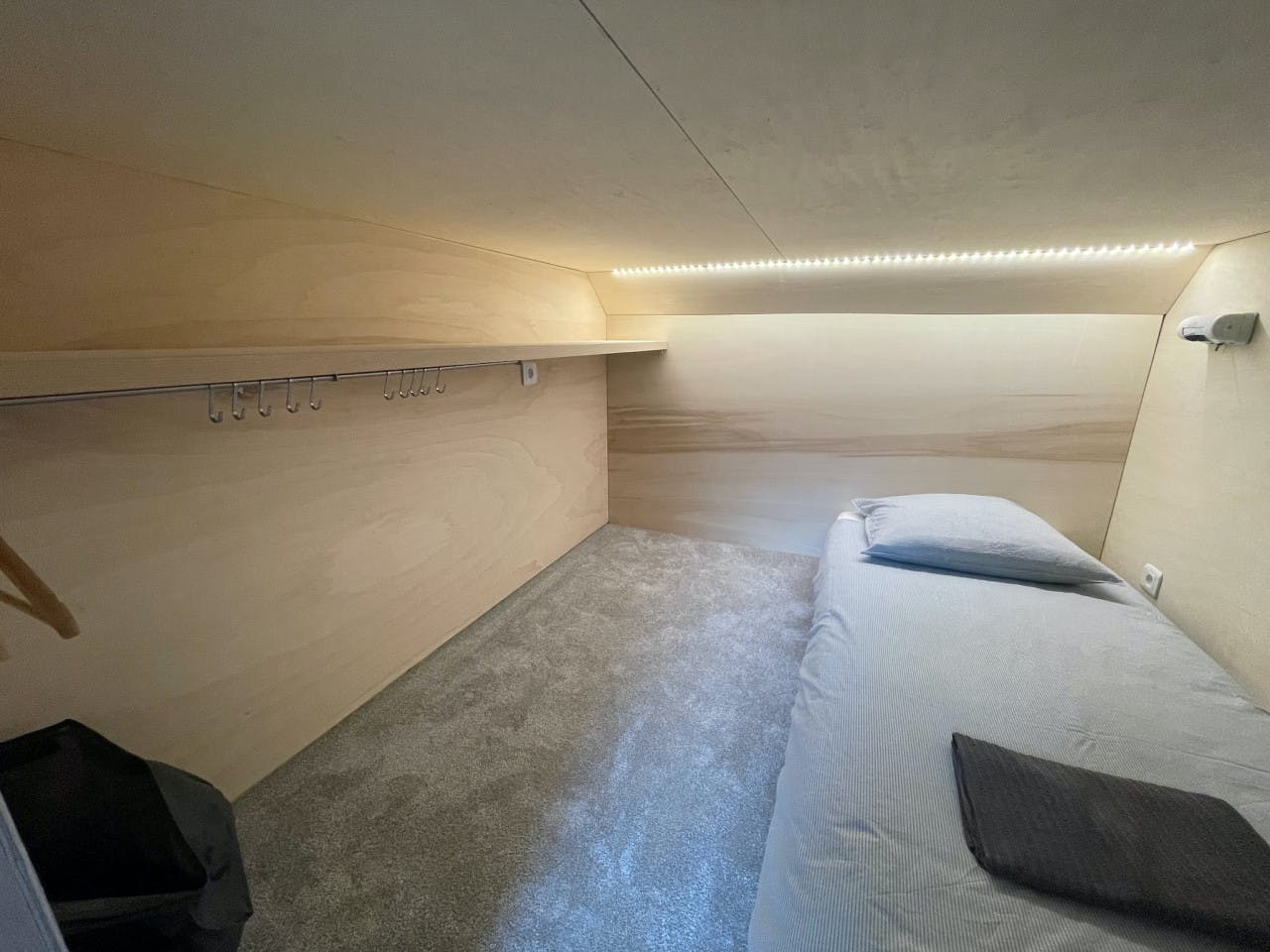  Single Cabine Premium  -  Stylish house near Haut Lion Bus Stop Residence  - Gallery -  43