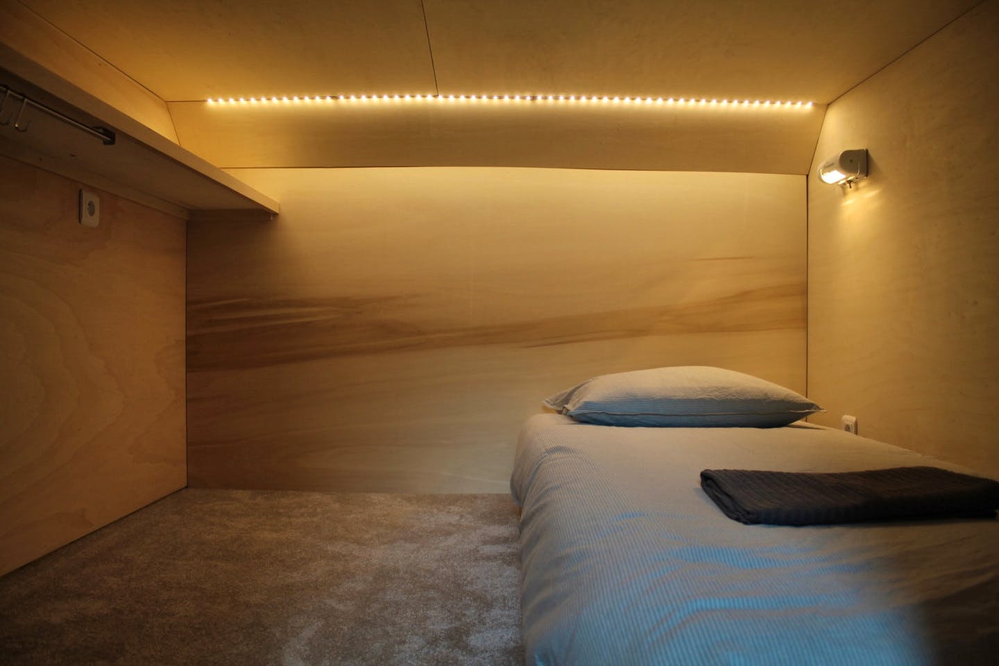  Single Cabine Premium  -  Stylish house near Haut Lion Bus Stop Residence  - Gallery -  12