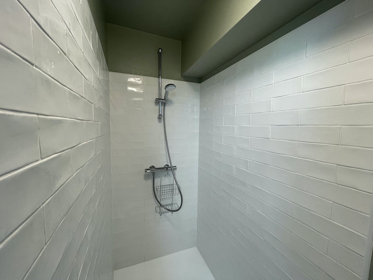  Single Cabine Premium  -  Stylish house near Haut Lion Bus Stop Residence  - Gallery -  40
