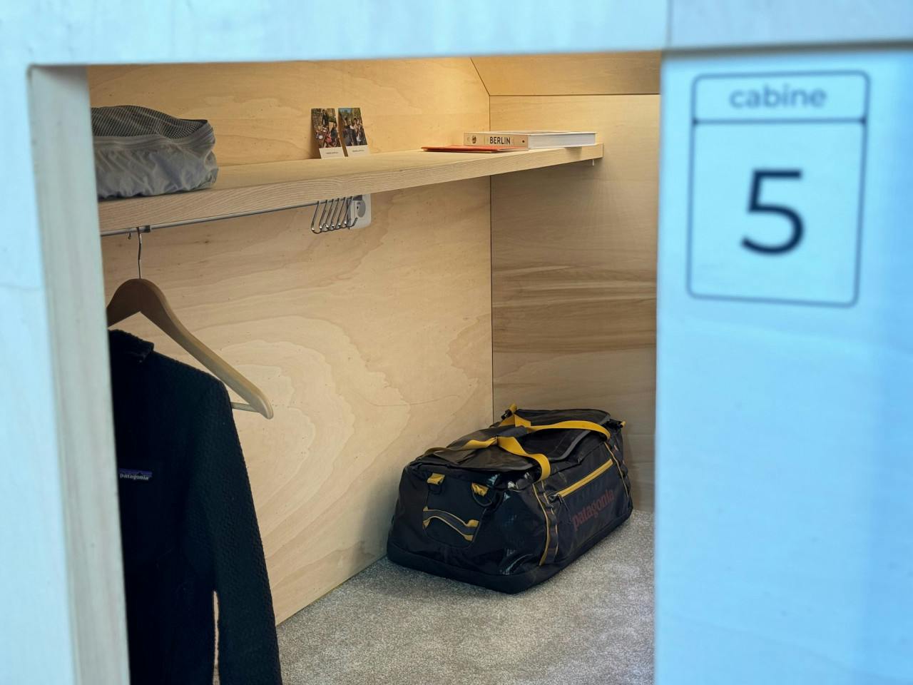  Single Cabine Premium  -  Stylish house near Haut Lion Bus Stop  - Gallery -  35