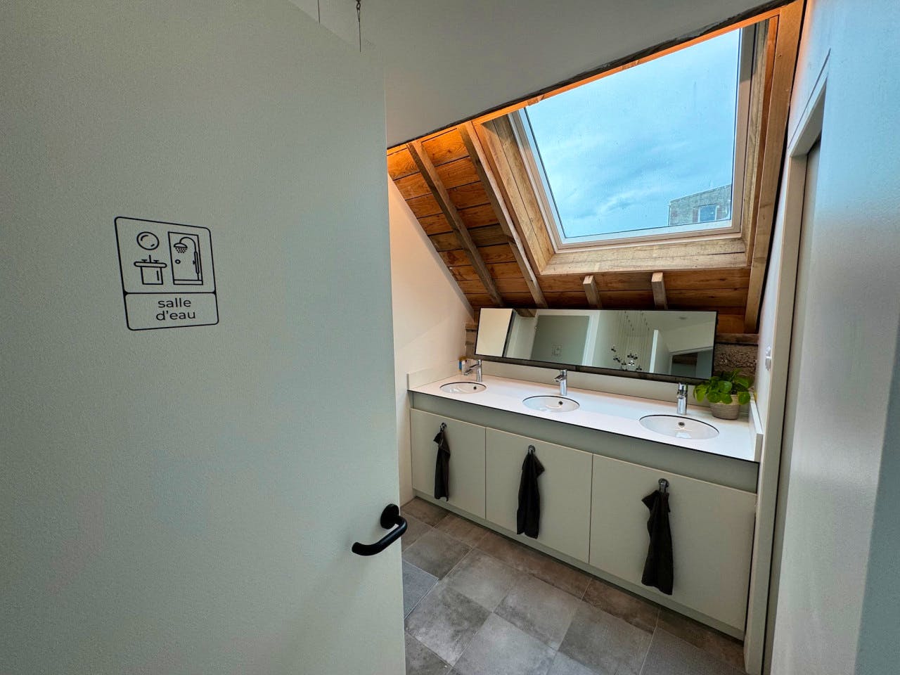 Single Cabine Premium - Stylish house near Haut Lion Bus Stop - Gallery - 9