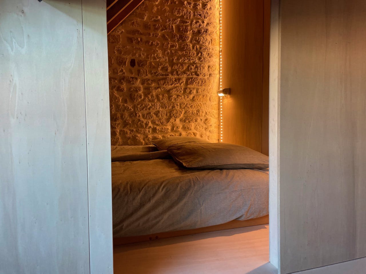  Double Cabine  -  Stylish house near Haut Lion Bus Stop Residence  - Gallery -  1