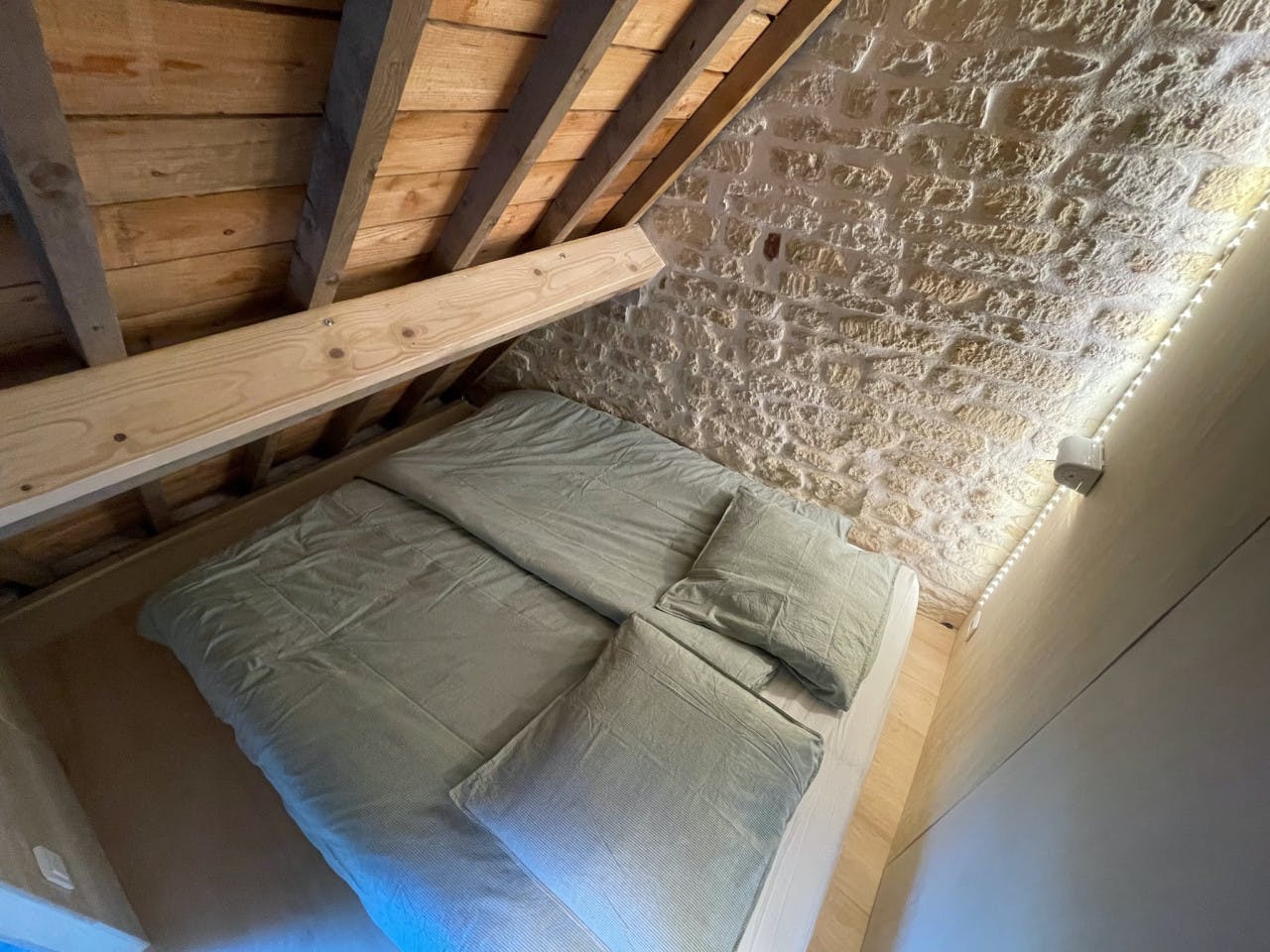  Double Cabine  -  Stylish house near Haut Lion Bus Stop  - Gallery -  17