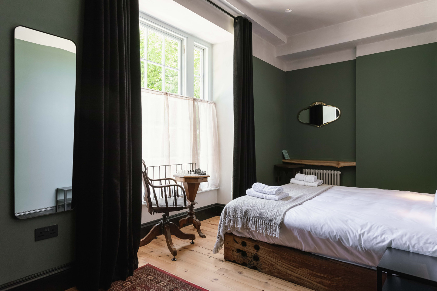  Private Room  -  Outstanding Bright House w/ Backyard 2 miles away from Causeway Coast Holiday Park,  - Gallery -  37