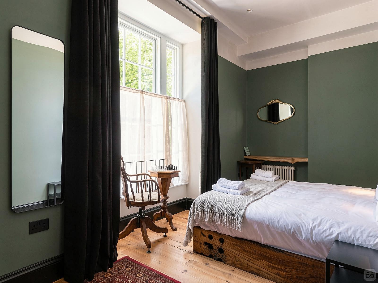  Private Room  -  Outstanding Bright House w/ Backyard 2 miles away from Causeway Coast Holiday Park,  - Gallery -  91