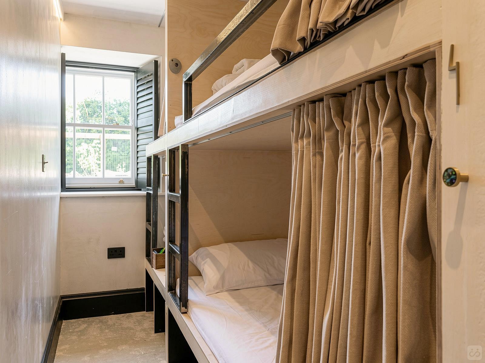  Bed In A 6-Bed Mixed Gender Room  -  Outstanding Bright House w/ Backyard 2 miles away from Causeway Coast Holiday Park,  - Gallery -  33