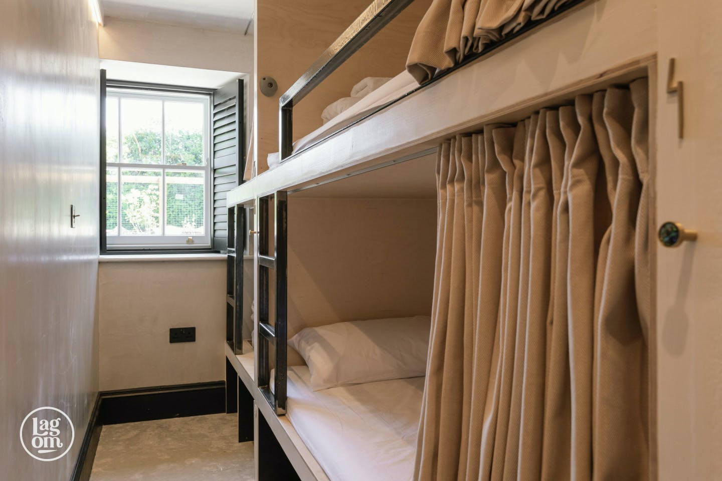  Bed In A 6-Bed Mixed Gender Room  -  Outstanding Bright House w/ Backyard 2 miles away from Causeway Coast Holiday Park,  - Gallery -  3