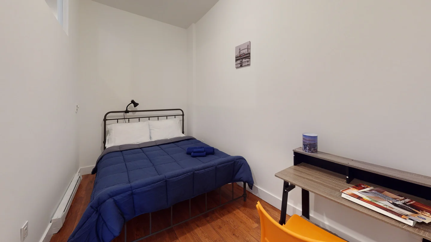  Economy Private Room With Interior Window  -  Bushwick Terrace Home  - Gallery -  1
