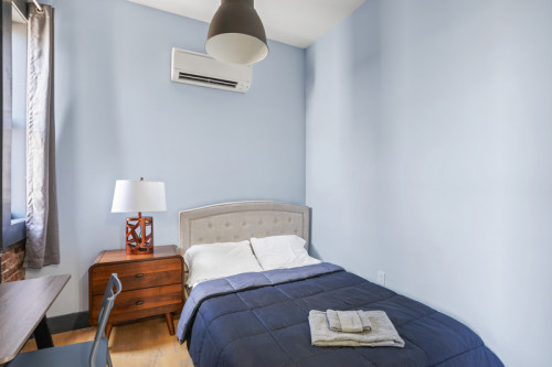 New York Friends Home 2 - Rooms