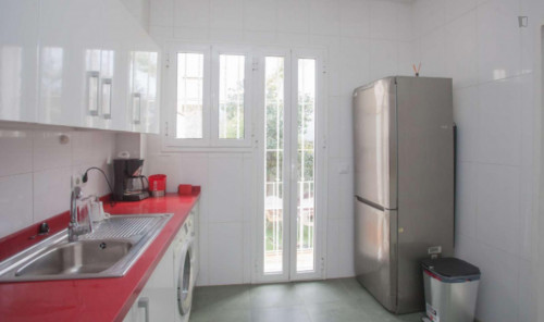 Very neat single bedroom in a 12-bedroom flat, in Porvenir