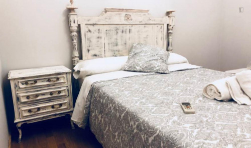 Very neat single bedroom in a 12-bedroom flat, in Porvenir