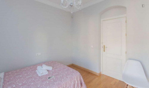 Fantastic double bedroom close to the San Bernardo tram stop
