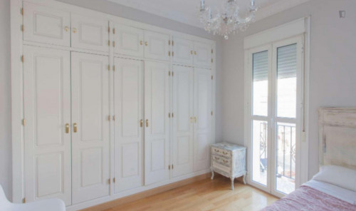 Fantastic double bedroom close to the San Bernardo tram stop